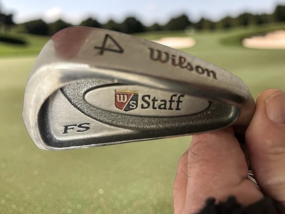 Wilson fs FatShaft Pulsar golfklubbor järnset svart