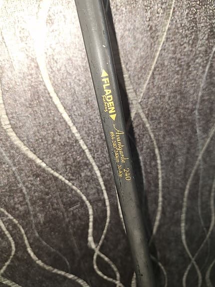 Fladen Ambition 240 fiskespö med rulle svart/röd