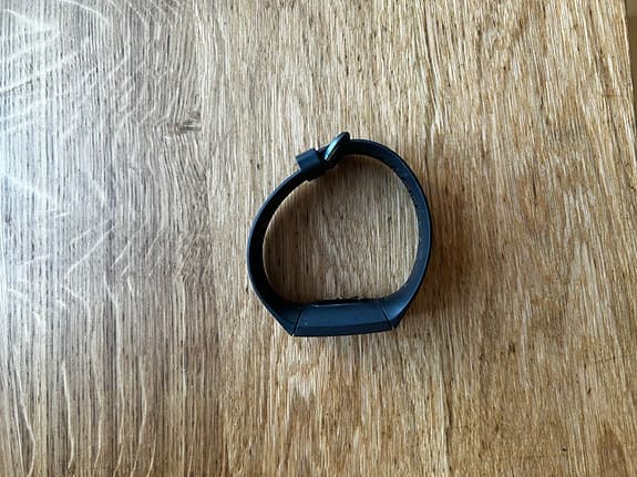 Fitbit Charge 4 svart