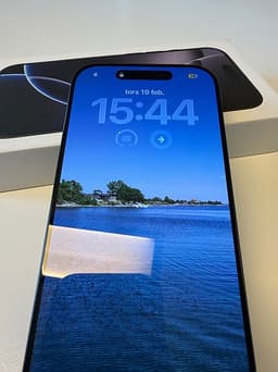 iPhone 16 Pro 256 GB Inklusive 2 skal värde 1200:- medföljes