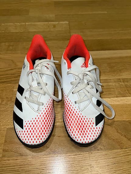 Fotbollsskor- grus/konstgräs