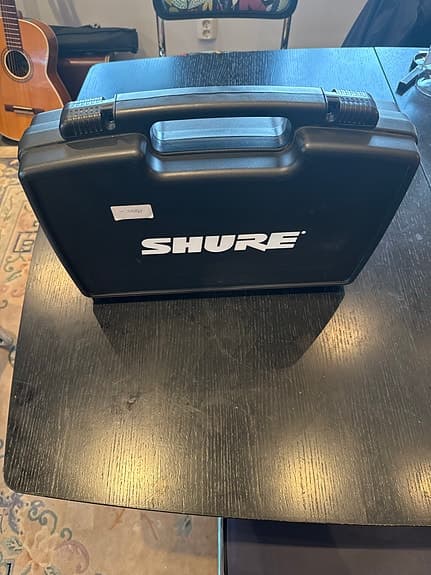Shure trådlöst mikrofonset med väska