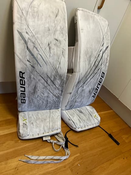 Bauer 3X Senior large målvaktsbenskydd sänkt pris