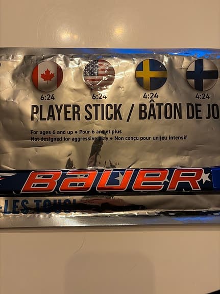 Bauer Mystery Minis ishockeyklubba J. Hughes #86 vänster