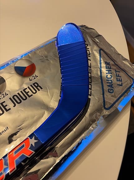 Bauer Mystery Minis ishockeyklubba J. Hughes #86 vänster