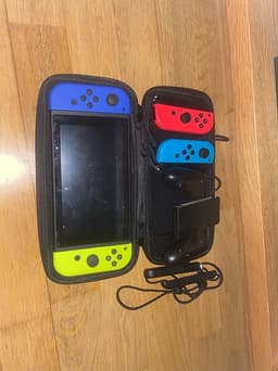 Nintendo Switch med 2 extra Joy-Cons
