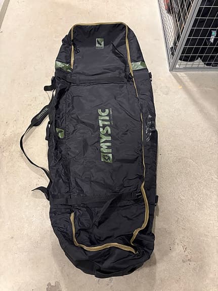 Mystic elevate 180 resväska med hjul