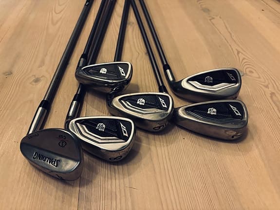 Wilson Staff järnklubbor golfset svart