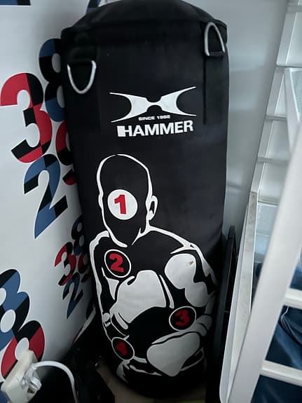 Hammer boxningssäck svart + Skor