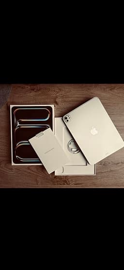 IPad Pro senaste generationen (A3357) med M5-chip och OLED-skärm – Nyskick