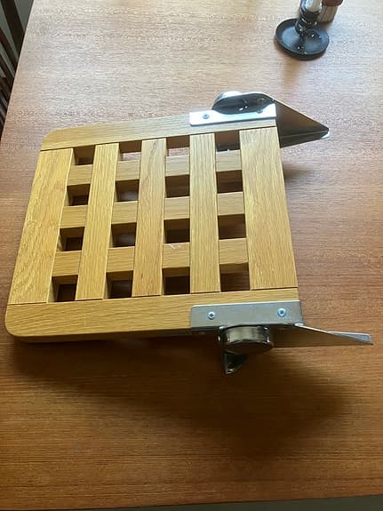 Jaxon fällsits i lackad ek