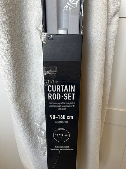 Vit gardinstång 90–160 cm justerbar