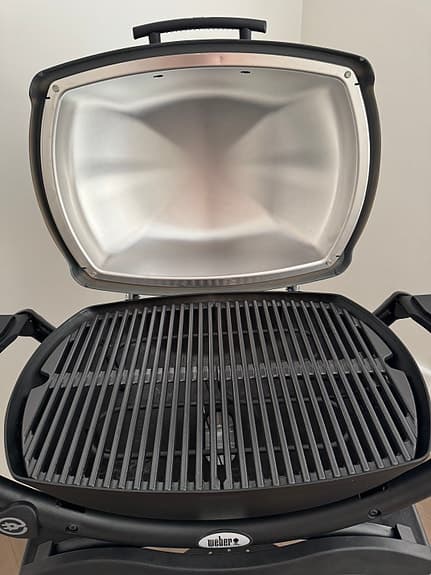 Säkra balkongsäsongen! Weber Q2400 elgrill med stativ