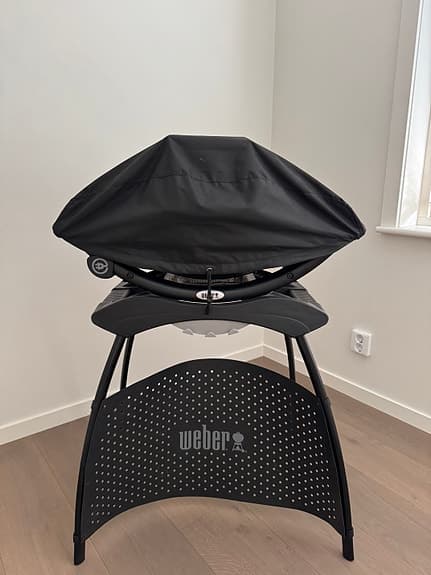 Säkra balkongsäsongen! Weber Q2400 elgrill med stativ