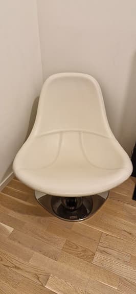 Ikea Tirup 2st ljus snurrfåtölj designad av Carl Öjerstam