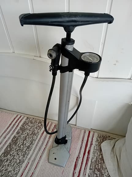 Cykelpump med manometer