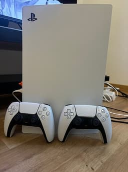 Sony Playstation 5 Disc vit med två handkontroller