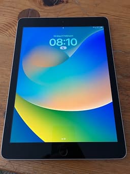 Apple iPad femte generationen surfplatta 128 GB