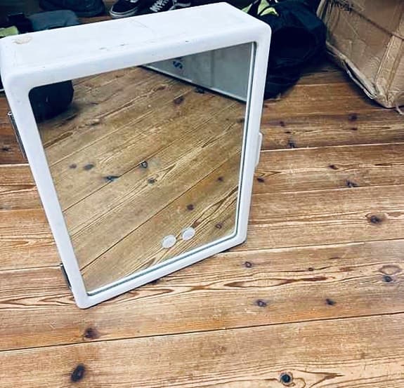 Industri badrumsspegel i plåt