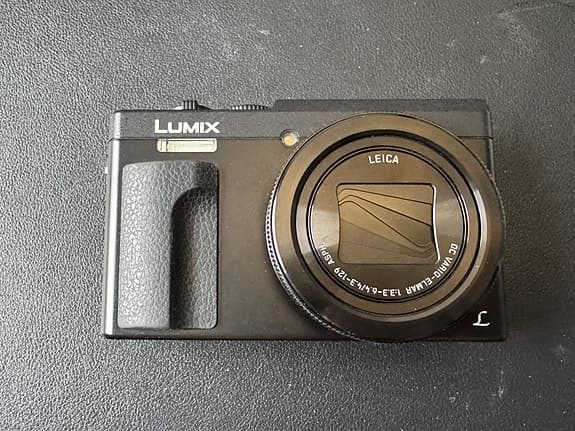 Panasonic Lumix (DC-)TZ90 kompaktkamera svart