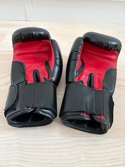 JTC Combat Fighter boxhandskar 10 oz svart röd