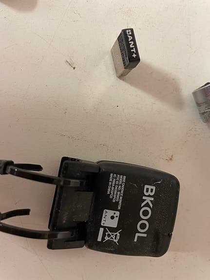 Bkool cykeltrainer med tillbehör