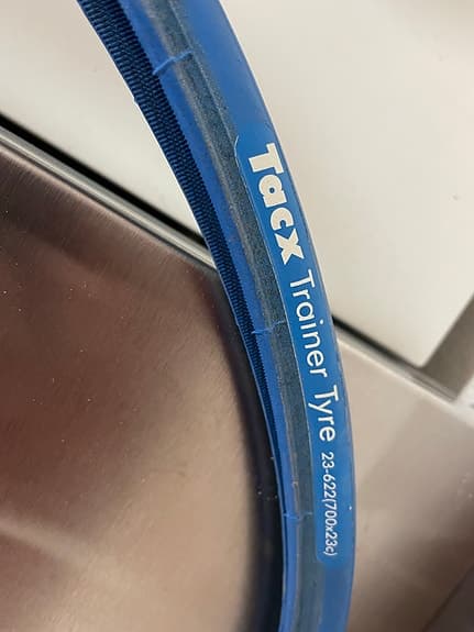 Bkool cykeltrainer med tillbehör