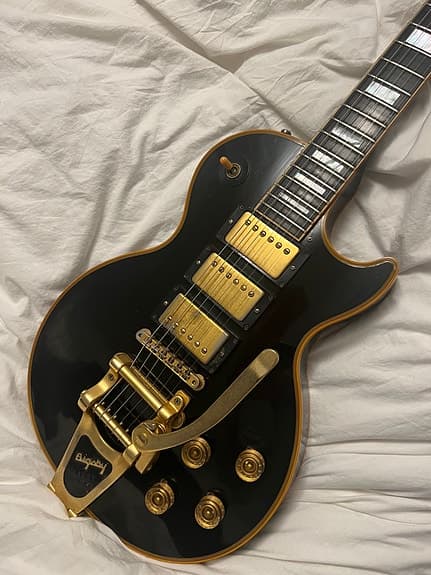 Gibson Les Paul -57, CUSTOM         BLACK BEAUTY,           3 Pick-up, Bigsby