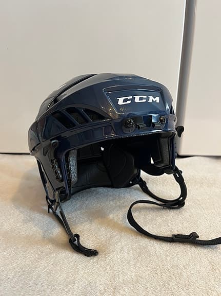 FYNDA Hockeyhjälm CCM marinblå medium inkl galler