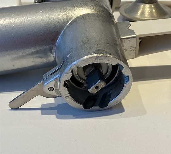 Bosch köttkvarn + korvhorn . Nyskick !