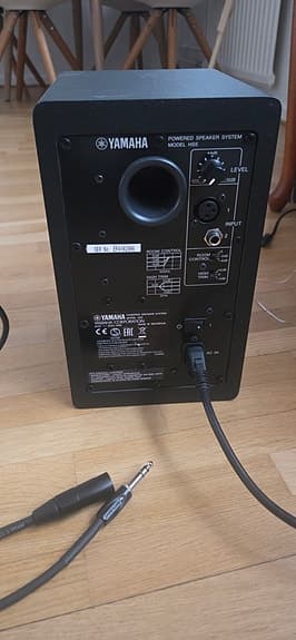 Yamaha HS5 aktiv studiomonitor svart 1 piece