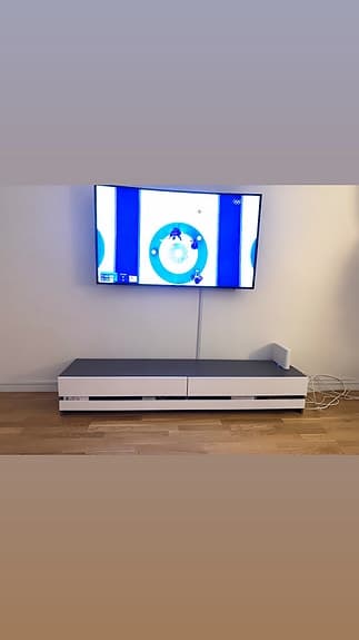 IKEA tv-bänk vit med grå toppskiva