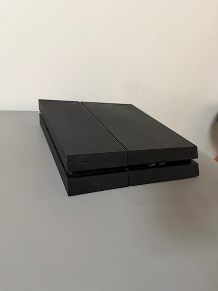 Sony Playstation 4 svart