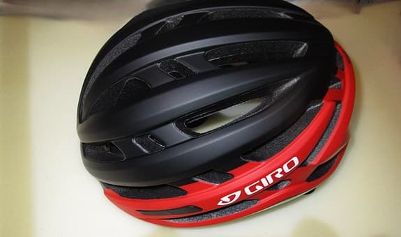 Giro Agilis MIPS cykelhjälm medium svart/röd. Helt ny!