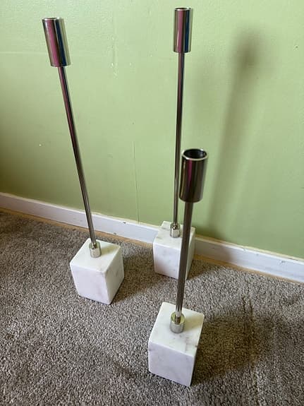 Mio ljusstakar metall med marmorfot