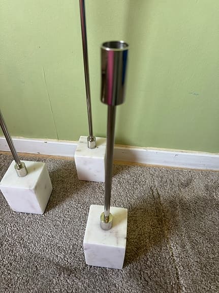 Mio ljusstakar metall med marmorfot