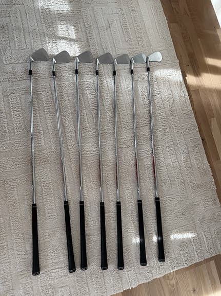 Taylormade p7mc järnset 4-p stiff