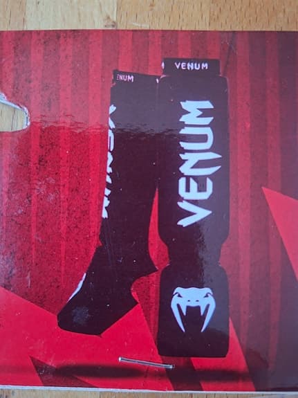 Benskydd Venum kontact,  storlek M