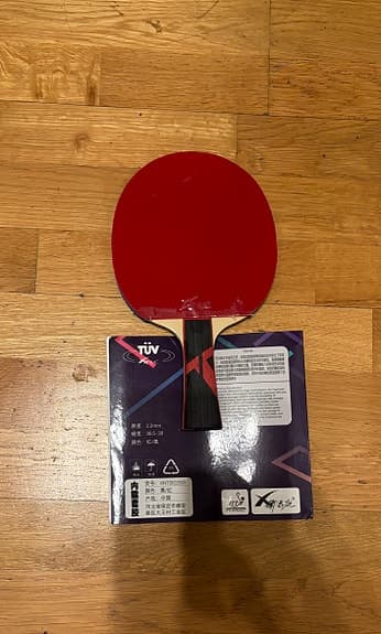 Helt ny pingisracket med snabb kolfiberstomme och greppiga gummin!