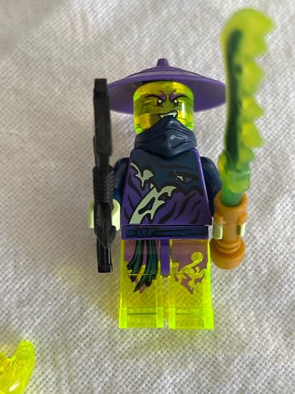 LEGO Ninjago minifigurer med tillbehör
