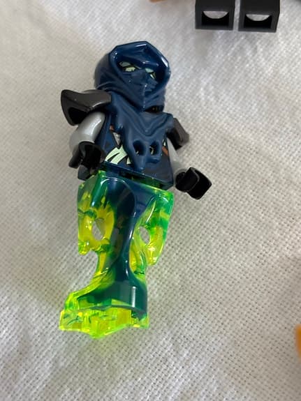 LEGO Ninjago minifigurer med tillbehör