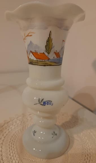 Blomvas i benporslin