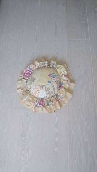 Oanvänd ateljésydd prydnadskudde