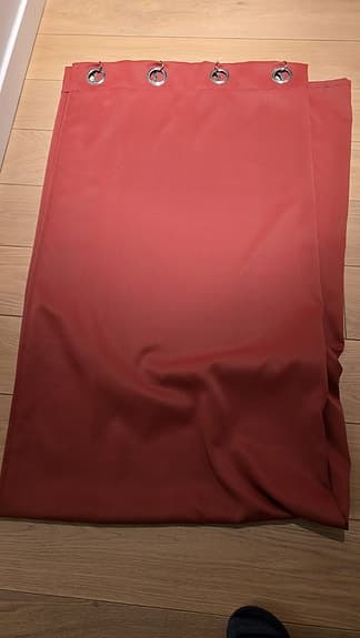 2x Ikea röda gardiner helt anti-sol gardiner