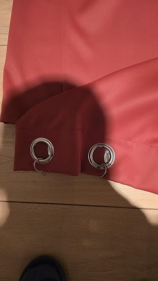 2x Ikea röda gardiner helt anti-sol gardiner