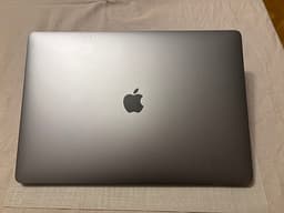 Macbook Pro 15" i7 2017 16/256 – behöver extern skärm