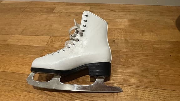 CCM Pirouette skridskor barn storlek 34