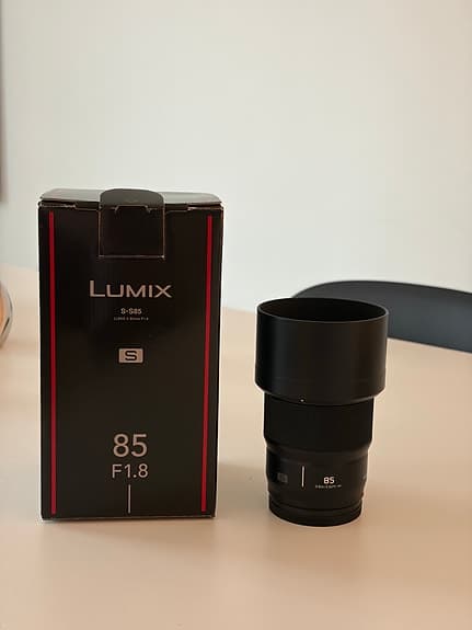 Panasonic Lumix 85mm F1.8 objektiv svart
