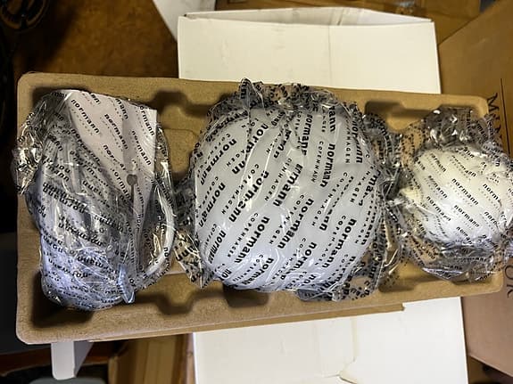 Normann Copenhagen Amp pendellampa vit