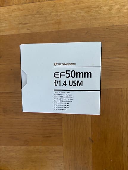 Canon EF25-105mm f/4L II USM, EF50mm f/1.4 USM objektiv, Speedlite 580EX blixt